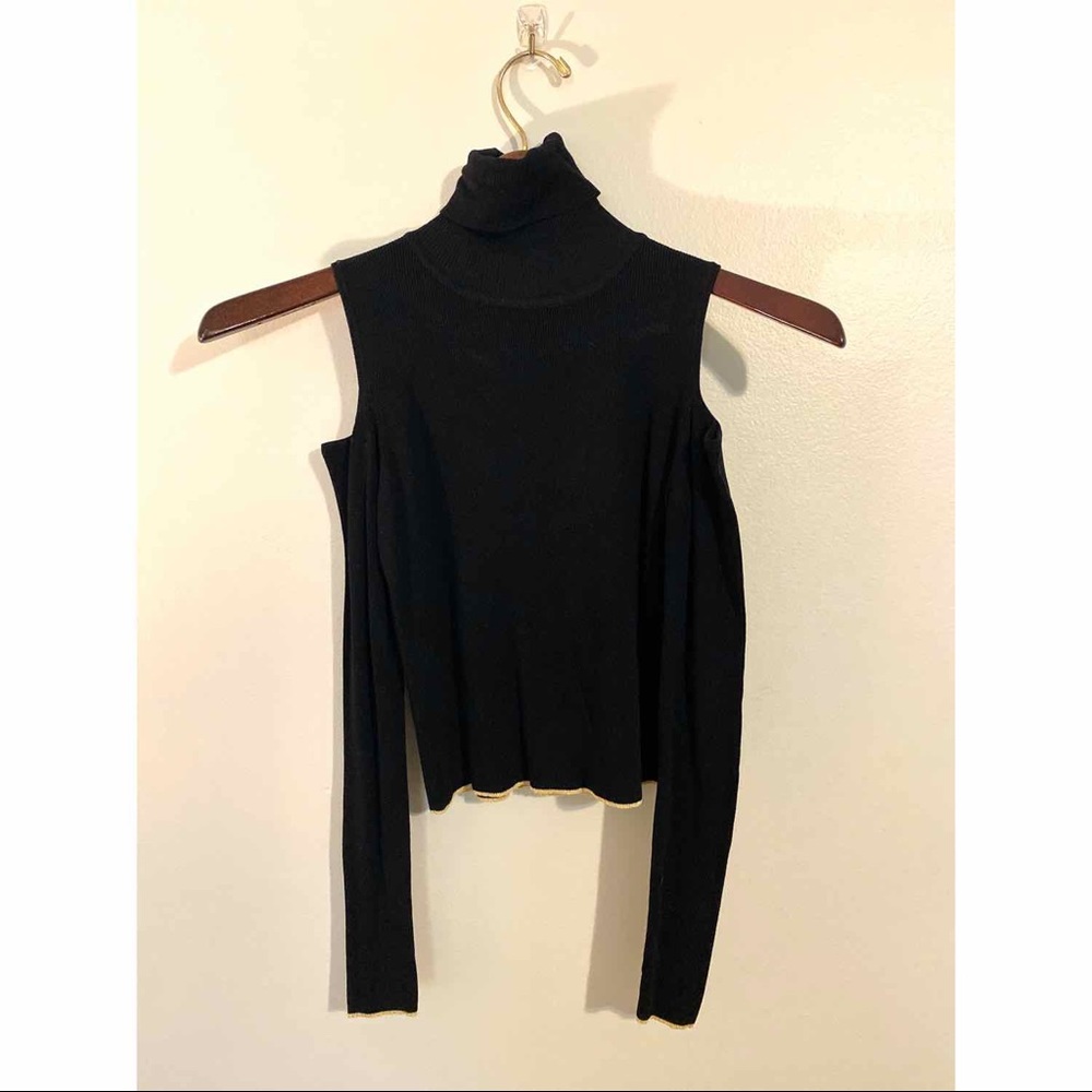 Black Zara cropped sweater